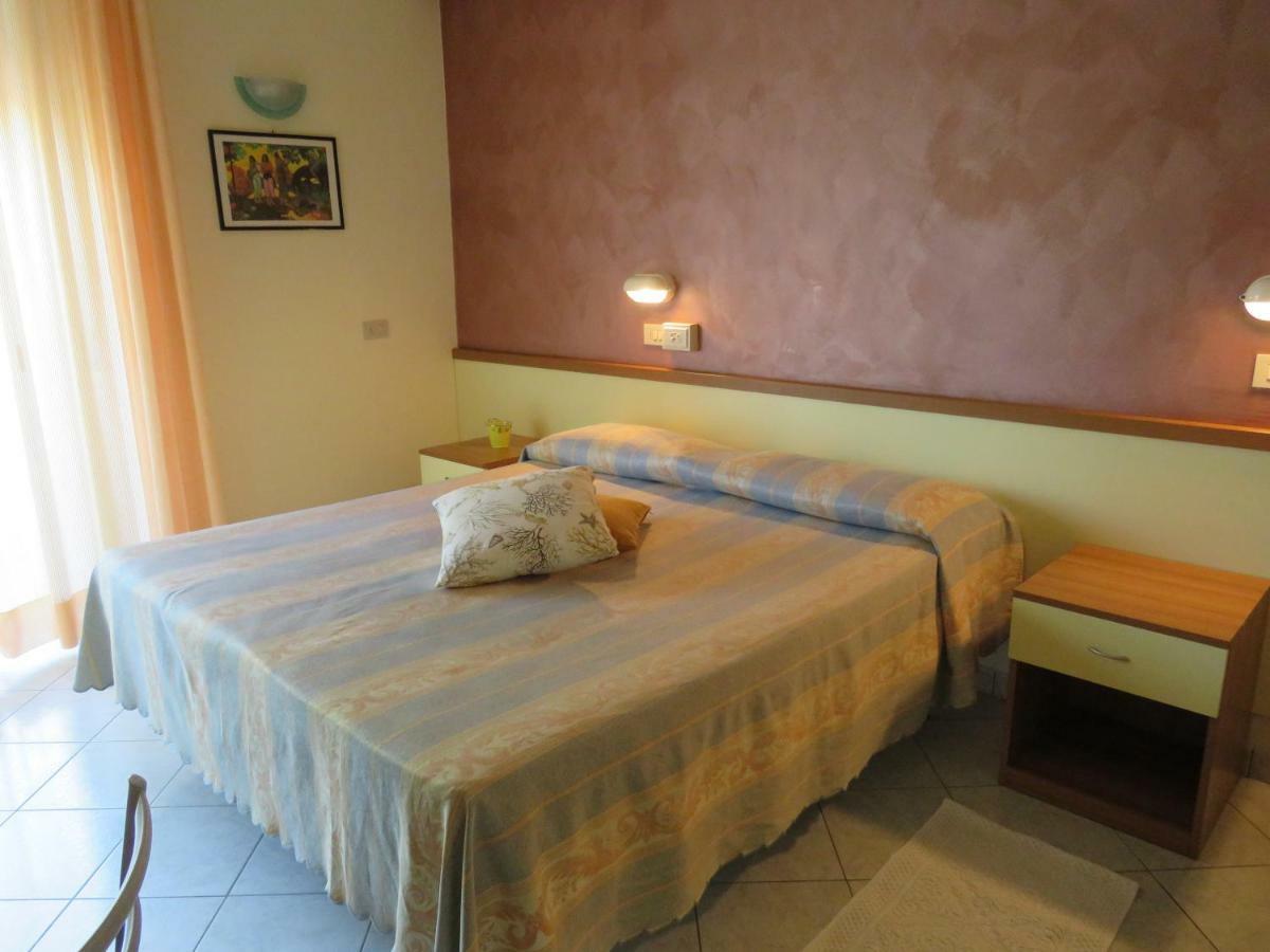 Hotel Solidea Rimini Eksteriør bilde