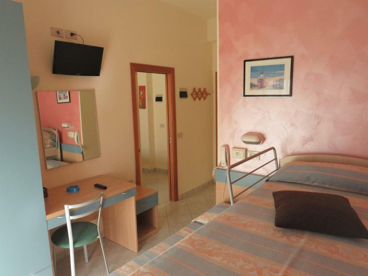 Hotel Solidea Rimini Eksteriør bilde